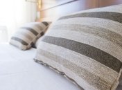 Ученые объяснили, почему важно периодически менять подушку для сна