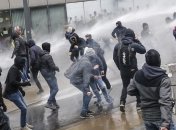 Полиция Брюсселя применила водометы для разгона марша против участников протеста