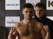 Непобедимый украинский боксер Митрофанов справился с узбеком Собировым (Видео)