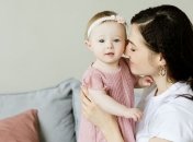 Привітання з Днем донечки 2021: красиві листівки і картинки