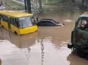 "Утонувшие" дома и плавающие маршрутки: появились фото и видео разрушений в Мариуполе