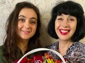 "Какая красивая мама!" Мендель удивила сеть фото с родителями