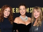 Ікона стилю Блейк Лайвлі демострує стиль на вулицях фешн столиці