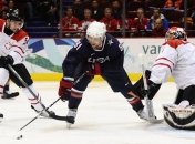 Хоккеист "Питтсбурга" поел хот-догов из Кубка Стэнли