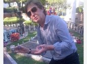 Пол Маккартни принес подарок на могилу Элвиса Пресли