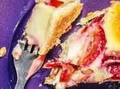 Рецепт дня: сливовый пирог с заварным кремом