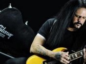 Гитарист Ministry умер на сцене