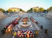 День победы в Париже