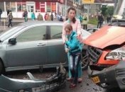 Во Львове маршрутка влетела в авто: пострадали шесть человек