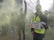 "Желтые жилеты" в Бельгии бросали петарды в почтовый ящик экс-премьера 