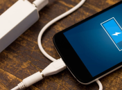 Как правильно заряжать телефон