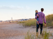 В Украине официально введен праздник День отца