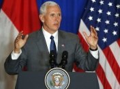 Пенс: Увольнение Коми не связано с вмешательством РФ в выборы США