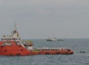 Спасатели возобновили поиски самолета AirAsia