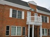 Уникальное жилище, которое выглядит, как дом только с одной стороны (Фото)