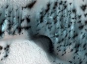 Астрономы NASA показали снимки заснеженного Марса