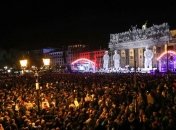 Фасады многих зданий в Берлине превратились в настоящие картины (Видео)