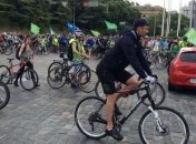 В Киеве из-за ливня пострадали более 10 участников велогонки