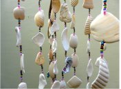 Магические подвески из морских стеклышек и ракушек