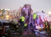 В аэропорту Стамбула пассажирский Boeing развалился на части при посадке (Видео)