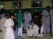 В Пакистане поезд столкнулся с автобусом: десятки жертв