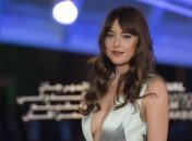 "Забота о своем теле": Дакота Джонсон дала несколько советов, как не впадать в депрессию во время карантина (Видео)