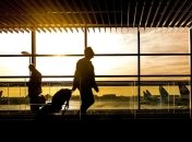 Досліджено, у якому аеропорту туристи найдовше чекають таксі