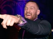 МакГрегор похвастался халатом от знаменитого дизайнера