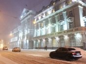 Коммунальщики готовятся бороться с надвигающимся штормом в Киеве 