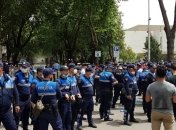 В Албании начались протесты из-за сноса здания Национального театра