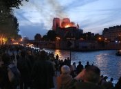 Пожар в Нотр-Даме: Украина готова помочь с реставрацией 