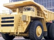 Уникальное зрелище: автогонщики проверили на дрифт 240-тонный БЕЛАЗ (Видео)