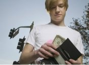 Давать ли деньги взрослым детям: эксперимент, о котором следует знать родителям