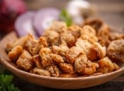 Базова європейська страва — курячі шкварки