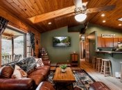 Деревянных поверхностей может быть немало