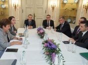 "Наш диалог содержательный, а отношения - дружеские": Зеленский встретился с главой МВФ