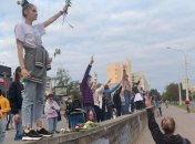 Протести в Мінську: субота в столиці почалася з ланцюга солідарності