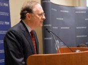 НАТО: РФ продолжает увеличивать количество своих войск на Донбассе 