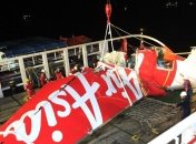 Водолазы подняли самописец разбившегося самолета AirAsia