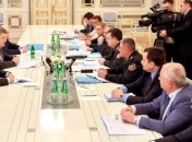 Президент обсудил с силовиками варианты реагирования в зоне АТО