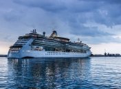 Здорові пасажири круїзного лайнера залишать його через декілька днів