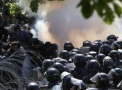 Протесты в Ереване: к парламенту стянули водометы и бронетехнику