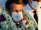 Макрона обвешали венками в Полинезии: фото стало вирусным, но оказалось фейком 