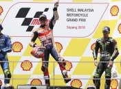 MotoGP. Маркес выиграл Гран-при Малайзии после падения Росси