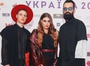 Группа KAZKA показала, как снимался их новый клип на песню "Плакала" (Видео)