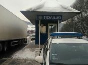 Во Львове пьяный водитель пытался скрыться от патрульных и разбил два авто