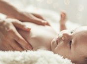 Колики, запоры, срыгивания у младенца: как облегчить состояние крохи?
