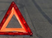 Под Киевом на трассе сбили пешехода: тело женщины отлетело на 30 метров, образовалась километровая пробка (видео)