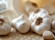 Медики рассказали, кому нельзя есть чеснок