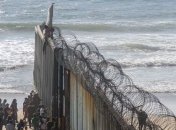 Суд не разрешил Трампу потратить средства на "мексиканскую стену"